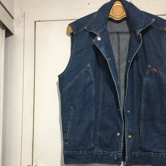 VINTAGE LEE JEANS VESTS SIZE M/L - Picture 1 of 8